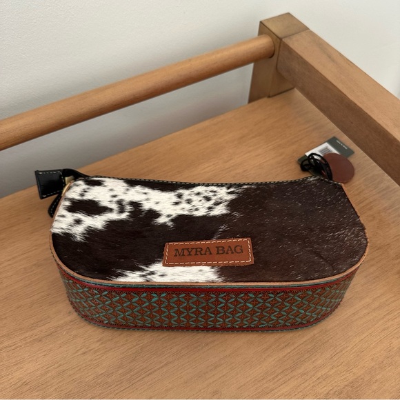 Myra Bag HATTIE'S WAY HAND-TOOLED BAG crossbody bag - arena approved - Picture 6 of 16